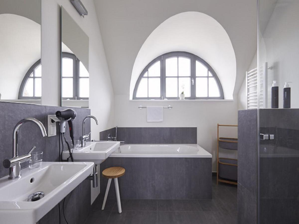 Reetland Am Meer - Premium Reetdachvilla Mit 3 Schlafzimmern, Sauna Und Kamin E24 Dranske Extérieur photo
